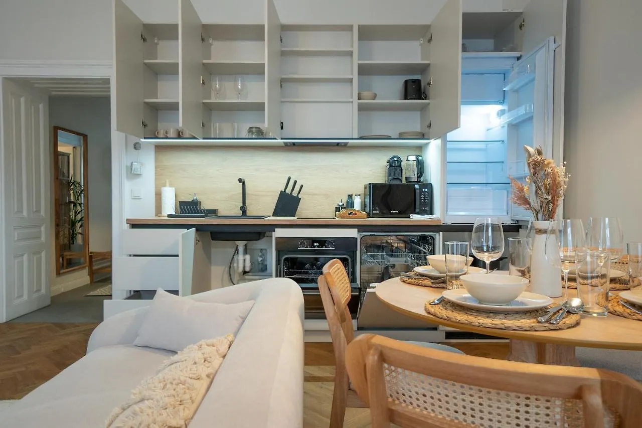 Brand-New 2-Room Apartment In A Top Location Vienna 0*,